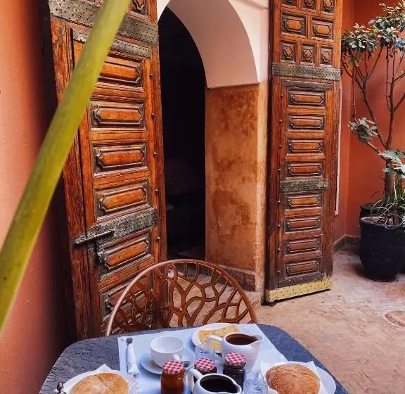 تختخواب و صبحانه Riad Sidi Radoine