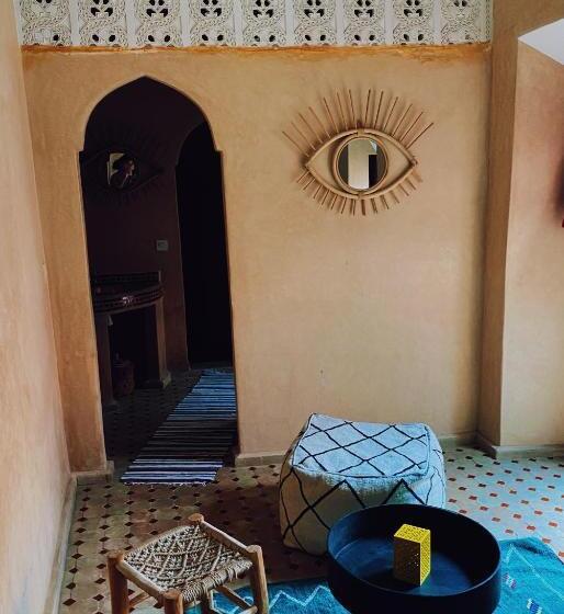 تختخواب و صبحانه Riad Sidi Radoine