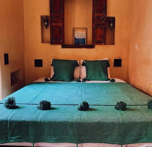 تختخواب و صبحانه Riad Sidi Radoine