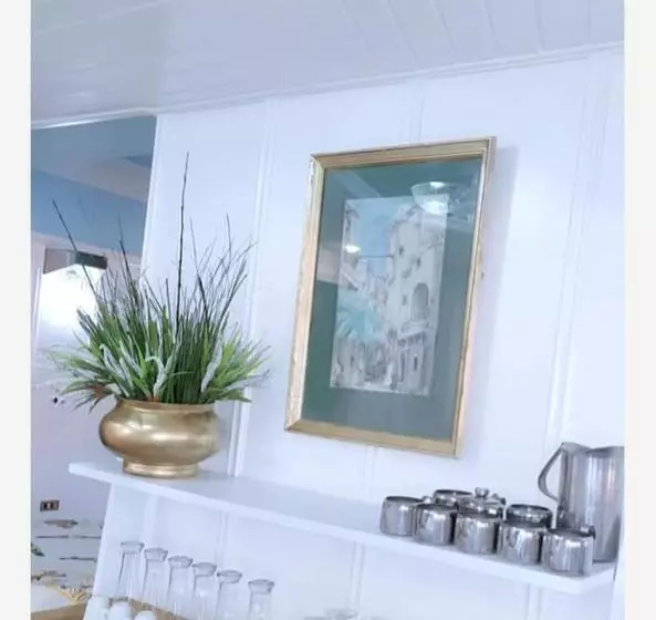 تختخواب و صبحانه Salvatore Room With Breakfast Sea View