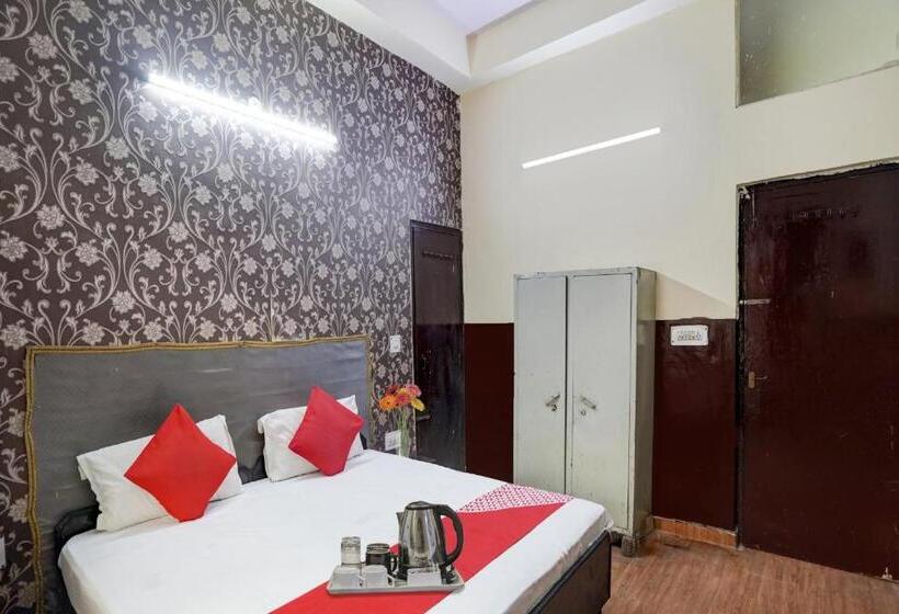 Flagship Premium Hotel Near Botanic Garden Of Indian Republic