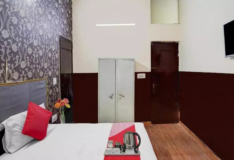 Flagship Premium Hotel Near Botanic Garden Of Indian Republic