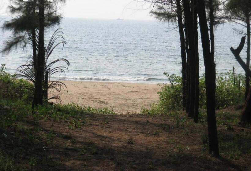 Hotel Aditya Beach Resort