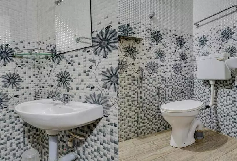 Hotelli Flagship Vr Nooranad Residency