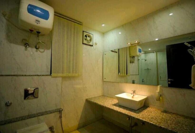 Hotel Oyo 81146 Welcome Agra