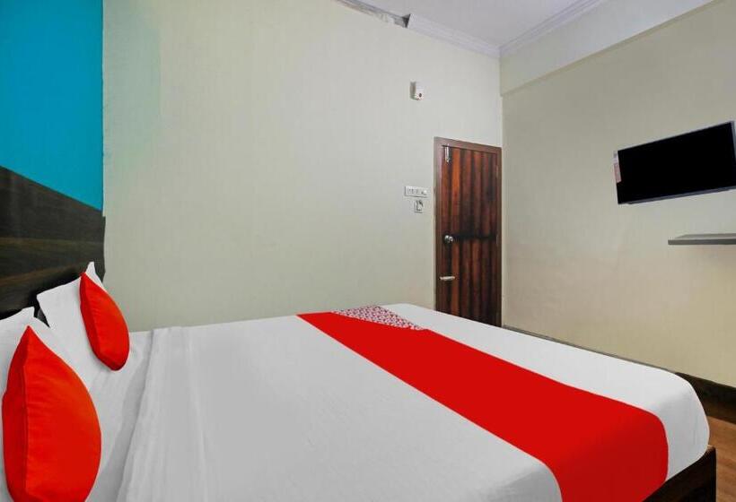 Отель Pop 81014 Abhi Square