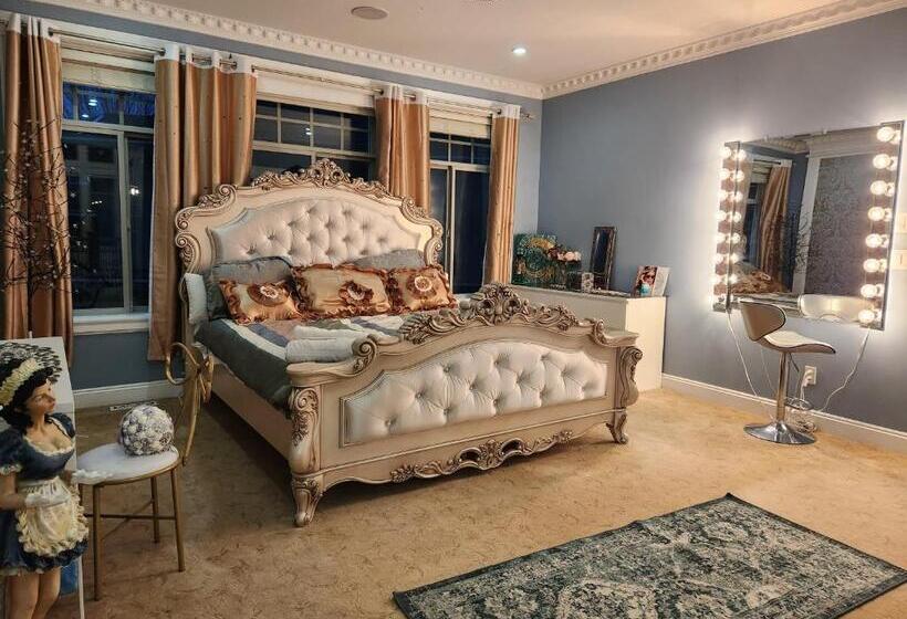 Empress Palace Hotel, Stays