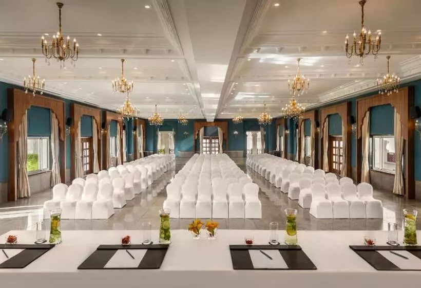 Hotelli Uday Palace Navsari, A Member Of Radisson Individuals