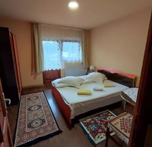 Majatalo Edelweis Floare De Colt