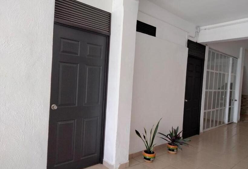 펜션 Posada Puerta Del Sol