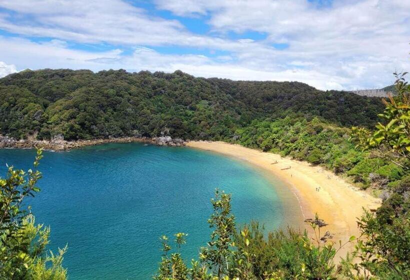 Pensjonat Whare Iti / Little House