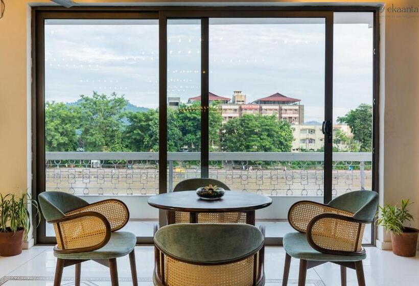 استراحتگاه Ekaanta