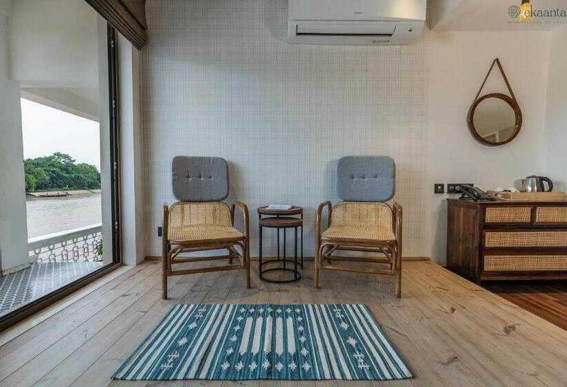 استراحتگاه Ekaanta