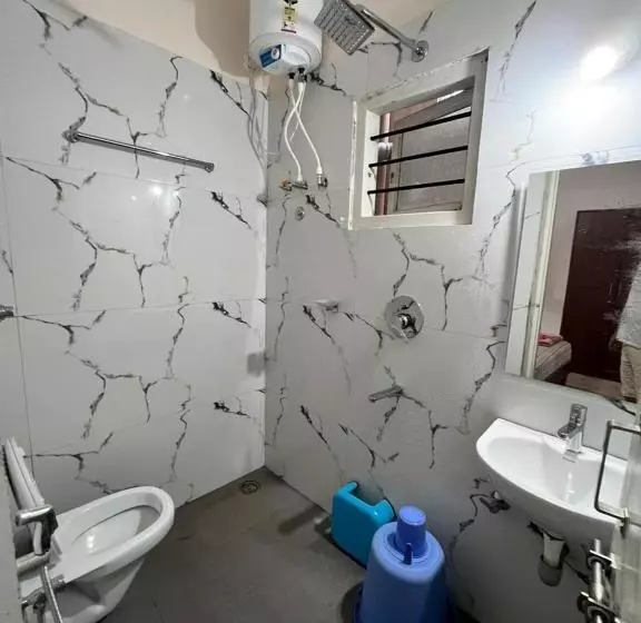 Lomakeskus Thrilok Vihar