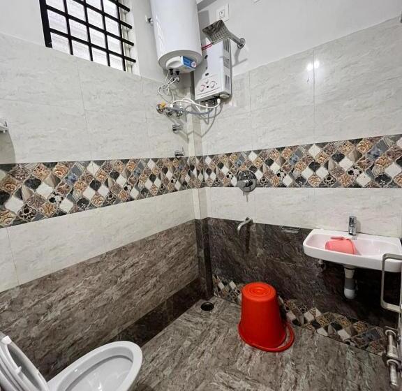 Resort Thrilok Vihar