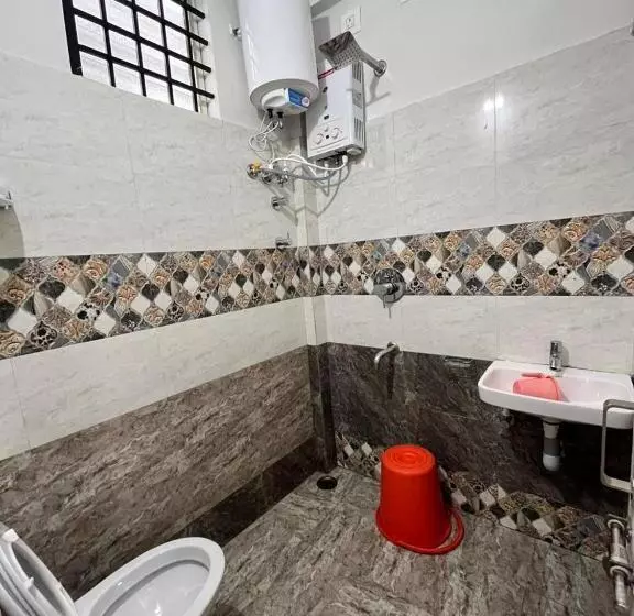 Lomakeskus Thrilok Vihar