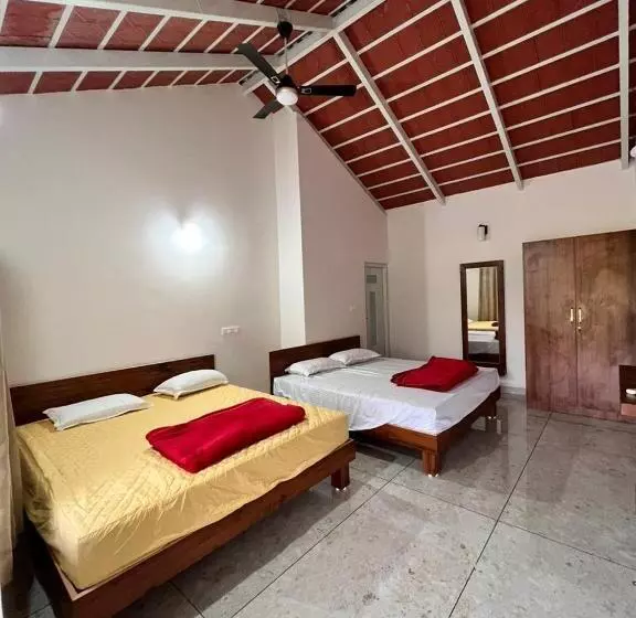 Lomakeskus Thrilok Vihar