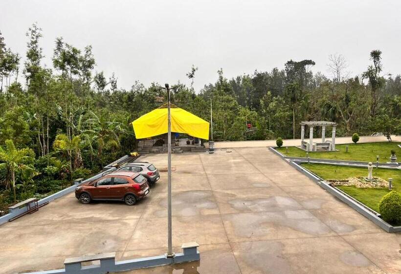 Resort Thrilok Vihar