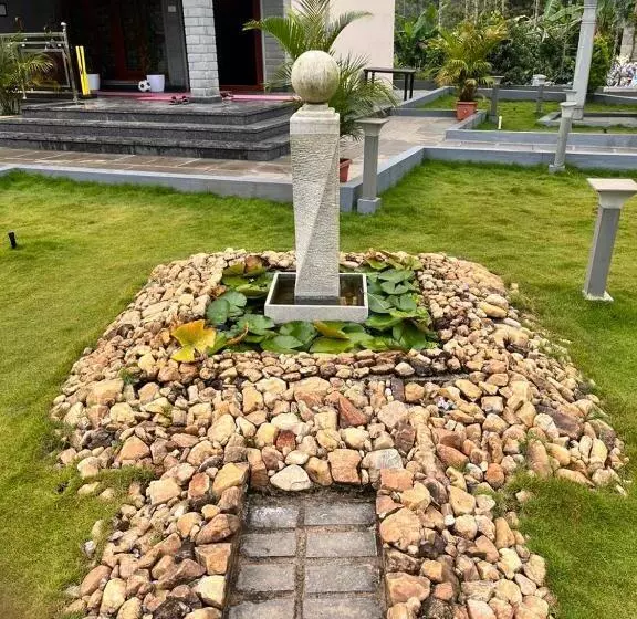 Lomakeskus Thrilok Vihar