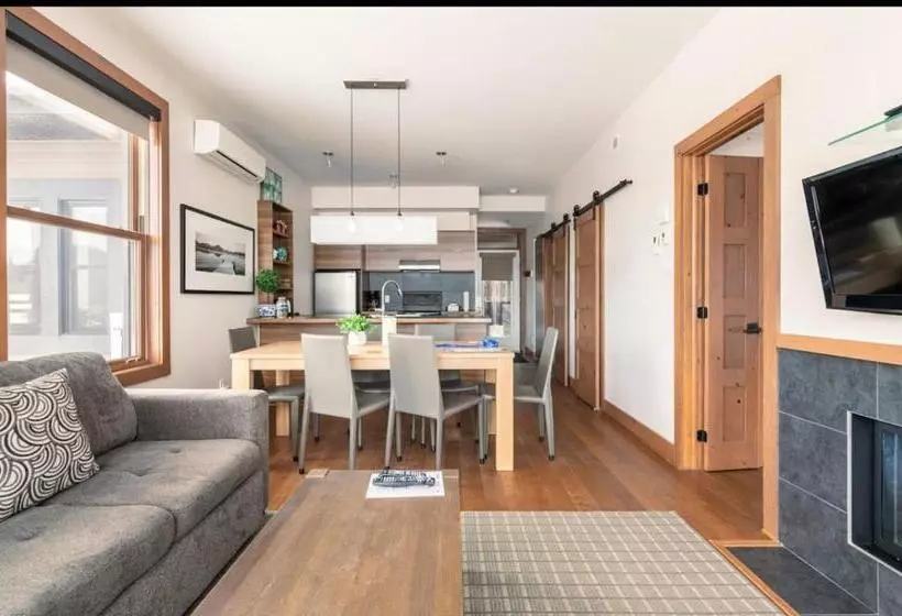 Suites Sur Lac Superieur Mont Tremblant