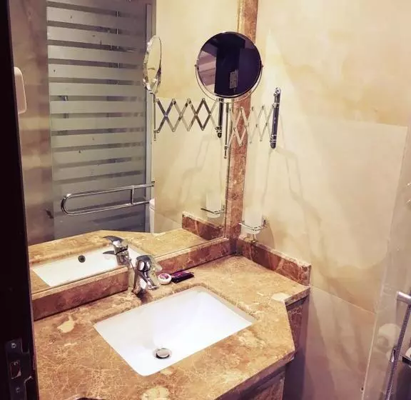 فندق الركائز