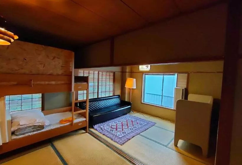 Retkeilymaja Souq越後湯沢