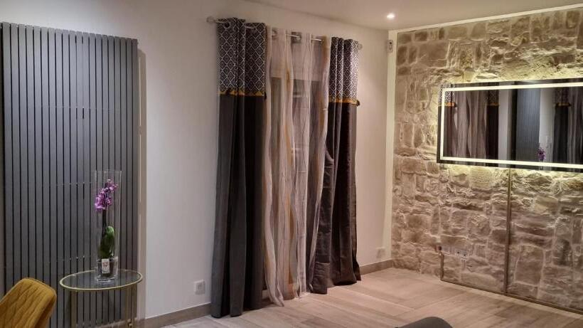 住宿加早餐  La Villa Jacuzzi Et Cinéma Les 300 à 15 Min De Paris Jo 2024 Et Du Stade De France Tarifs Privileges