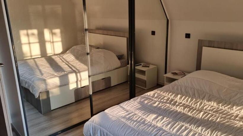 住宿加早餐  La Villa Jacuzzi Et Cinéma Les 300 à 15 Min De Paris Jo 2024 Et Du Stade De France Tarifs Privileges