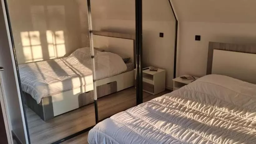 Aamiaismajoitus (B&B) La Villa Jacuzzi Et Cinéma Les 300 à 15 Min De Paris Jo 2024 Et Du Stade De France Tarifs Privileges