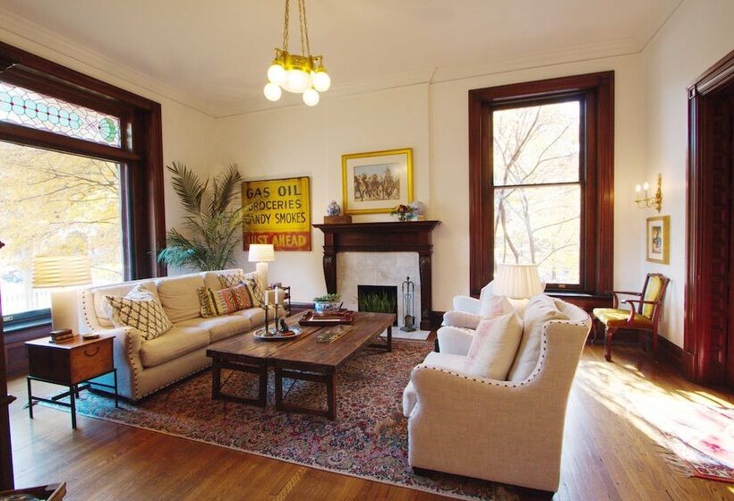 ベッドアンドブレックファースト Louisville Bourbon Inn