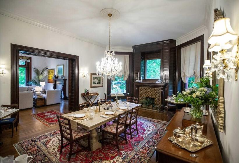 ベッドアンドブレックファースト Louisville Bourbon Inn