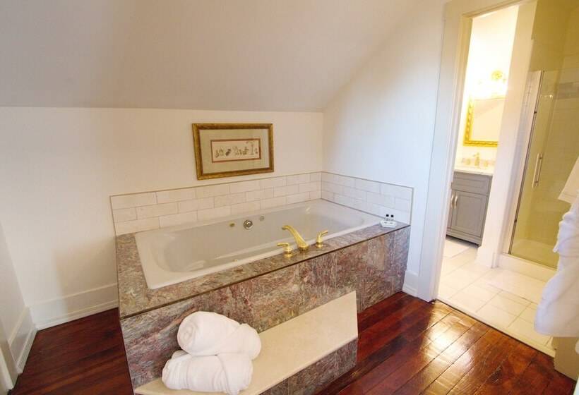 ベッドアンドブレックファースト Louisville Bourbon Inn