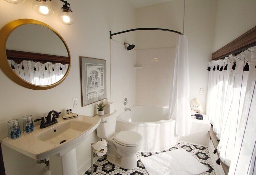 ベッドアンドブレックファースト Louisville Bourbon Inn