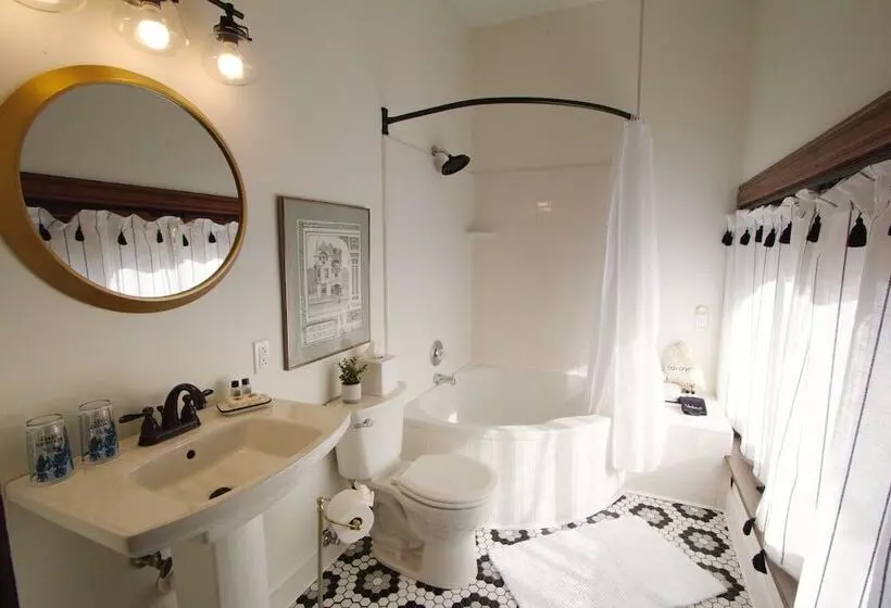 تختخواب و صبحانه Louisville Bourbon Inn