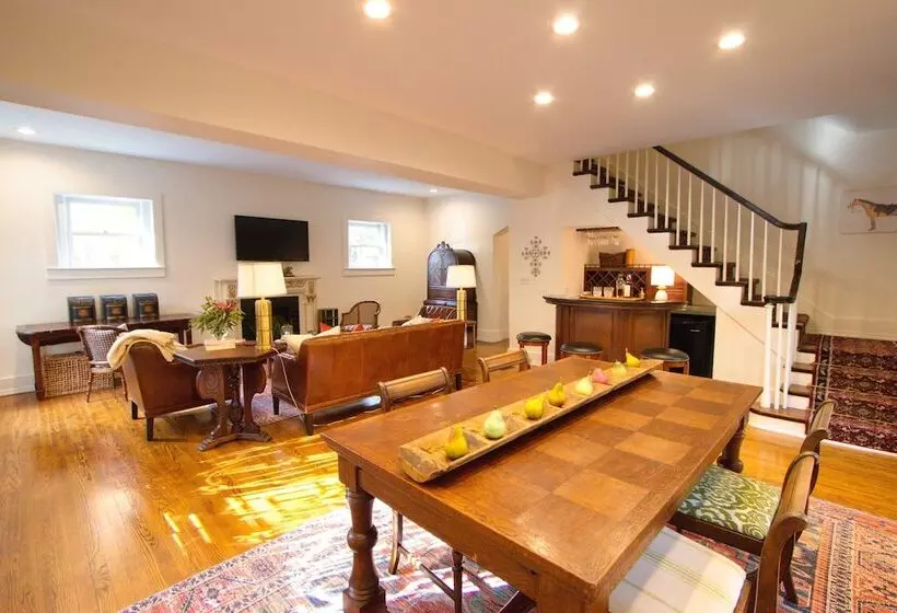 تختخواب و صبحانه Louisville Bourbon Inn