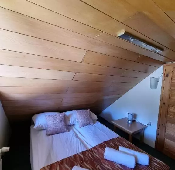 تختخواب و صبحانه Pansion Rog Jahorina