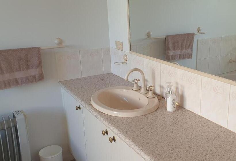 צימר Quiet Room Own Bathroom At Home In Golden Square