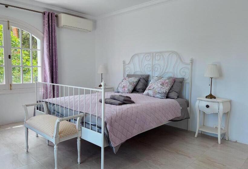 مبيت وإفطار Villa Pureza