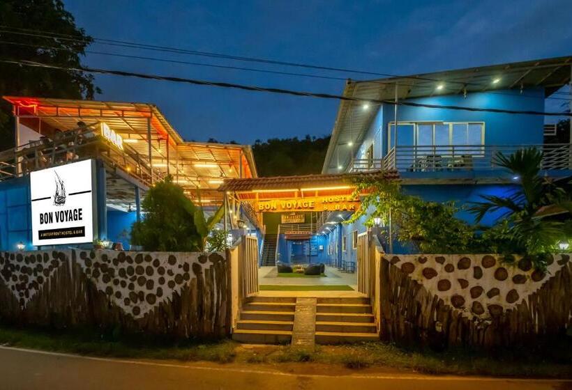 Bon Voyage Sea View Hostel