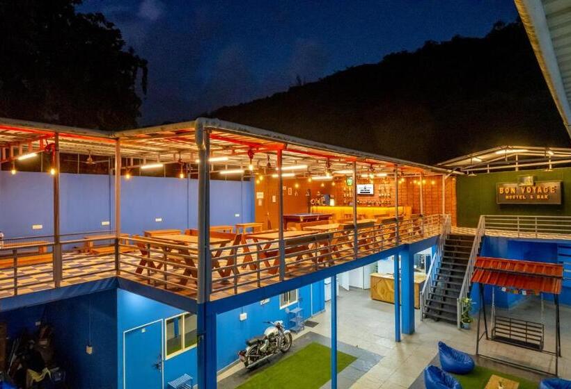 Bon Voyage Sea View Hostel