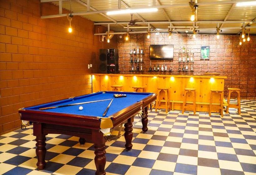 Bon Voyage Sea View Hostel