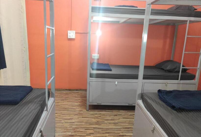 Bon Voyage Sea View Hostel