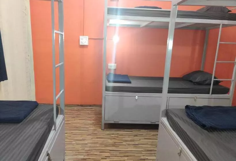 Bon Voyage Sea View Hostel