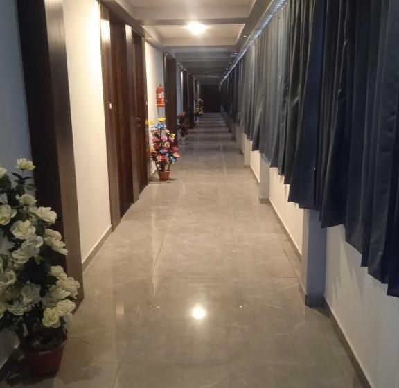 Collection O Hotel Devnisha