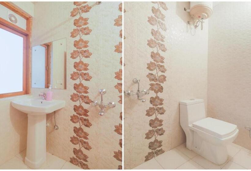 Collection O Hotel Majestic Inn