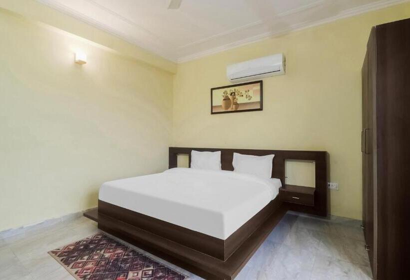 Collection O Hotel Majestic Inn