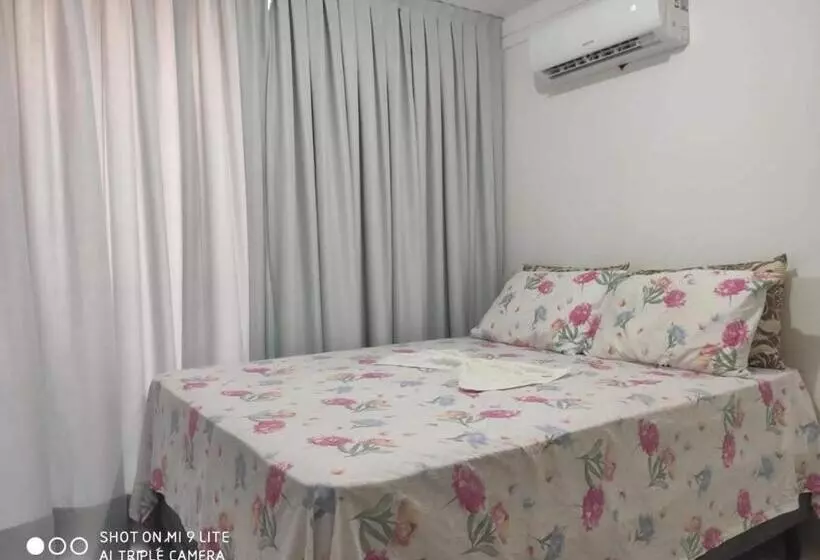 Confortável Flat Com Piscina De Borda Infinita Na Cobertura