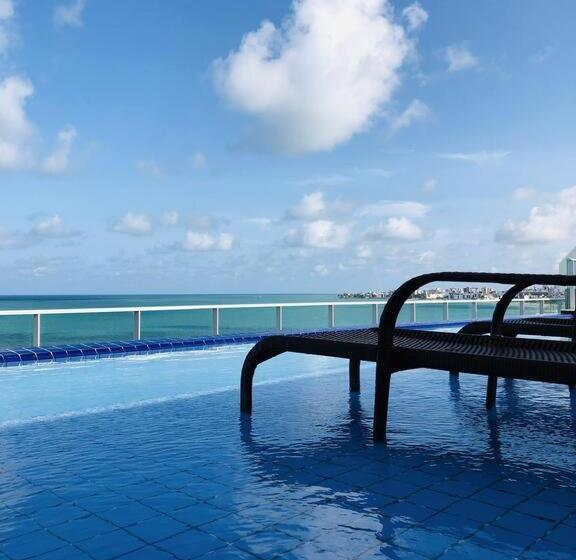 Confortável Flat Com Piscina De Borda Infinita Na Cobertura