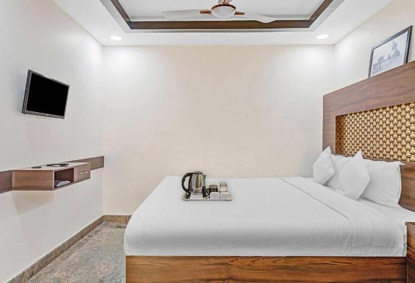 ホテル Collection O Palace Inn