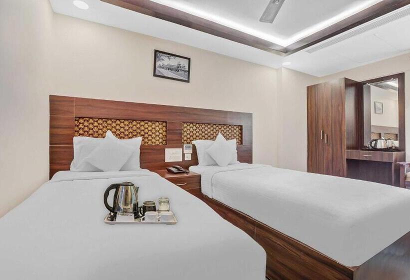 ホテル Collection O Palace Inn